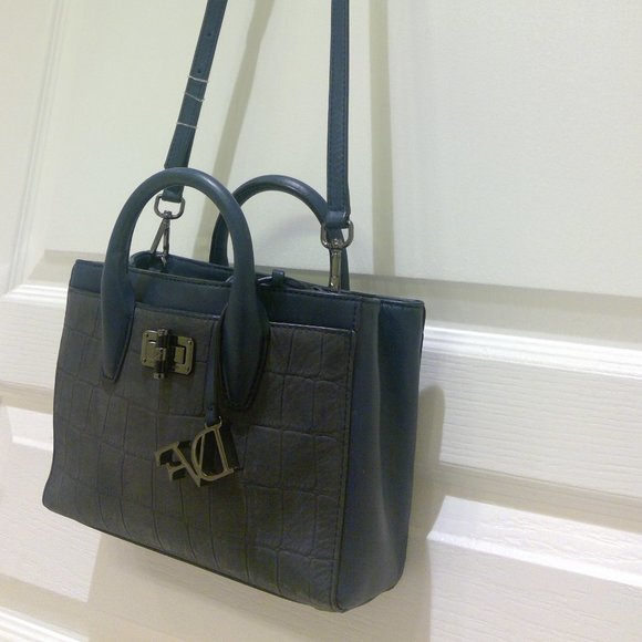 Handbag - Picture 10 of 10